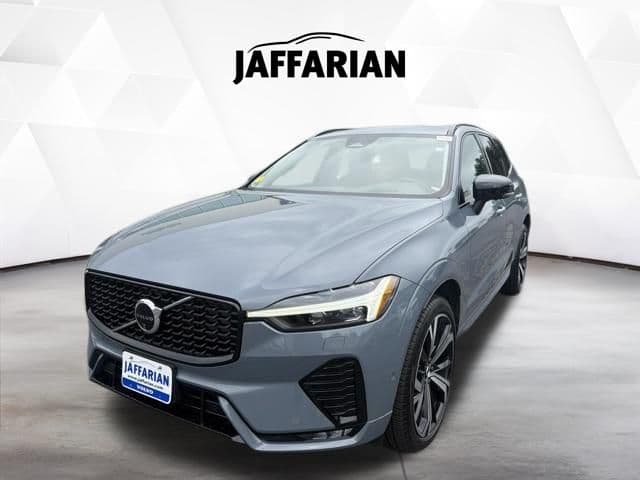 2024 Volvo XC60 B5 Ultimate Dark Theme — photo 1 of 6