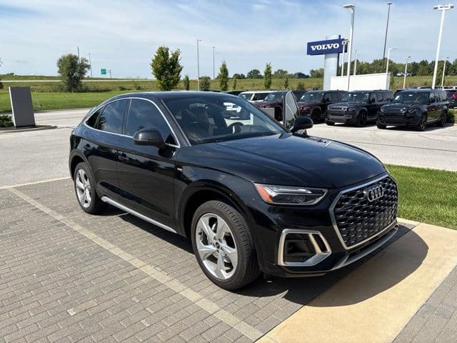 2021 Audi Q5 Sportback Premium — photo 1 of 9
