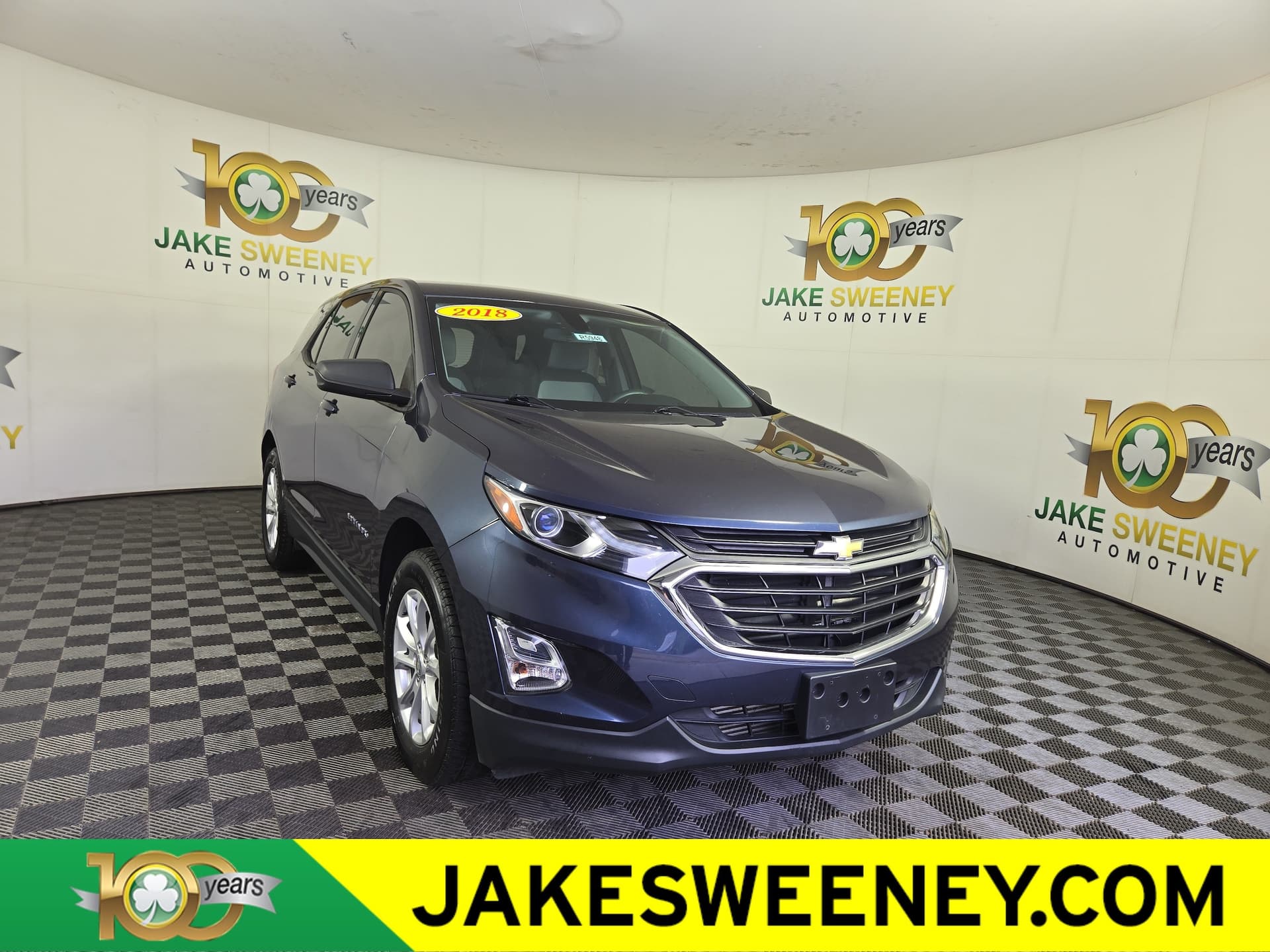 2018 Chevrolet Equinox LS — photo 1 of 32
