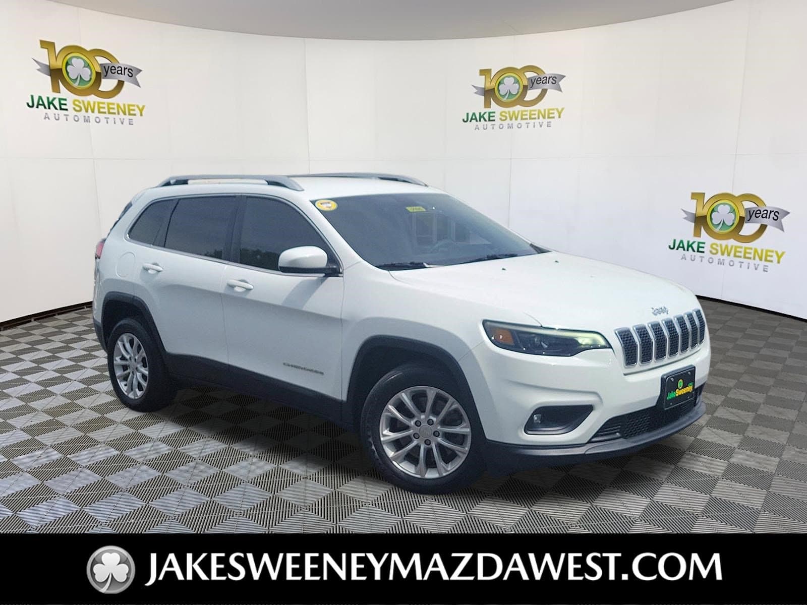 2019 Jeep Cherokee Latitude — photo 1 of 32