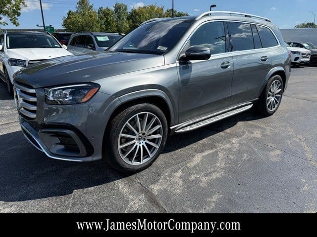 2026 Mercedes-Benz GLS 450 4MATIC — photo 1 of 24