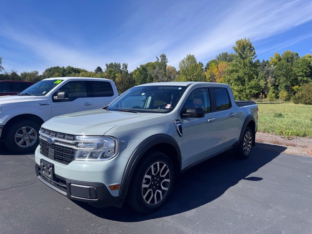 2024 Ford Maverick LARIAT — photo 1 of 5