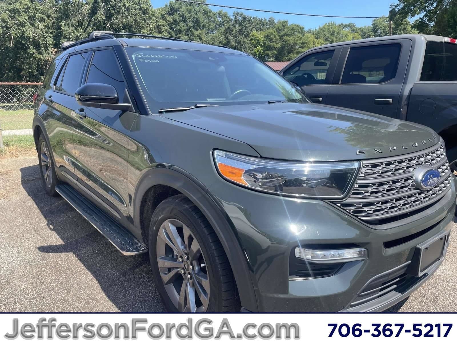 2022 Ford Explorer XLT — photo 1 of 10