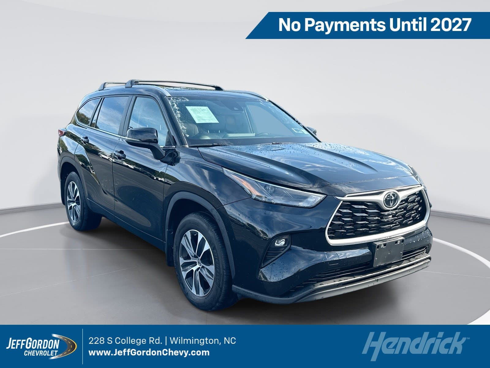2023 Toyota Highlander XLE — photo 1 of 11