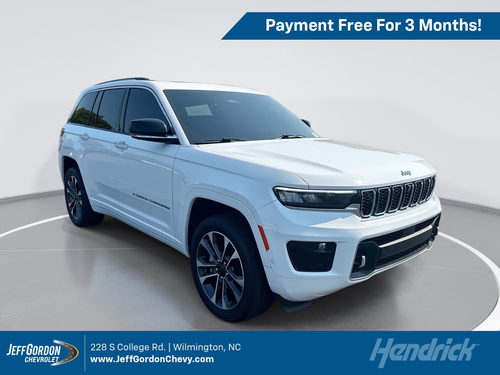 2023 Jeep Grand Cherokee Overland 4x4 — photo 1 of 22