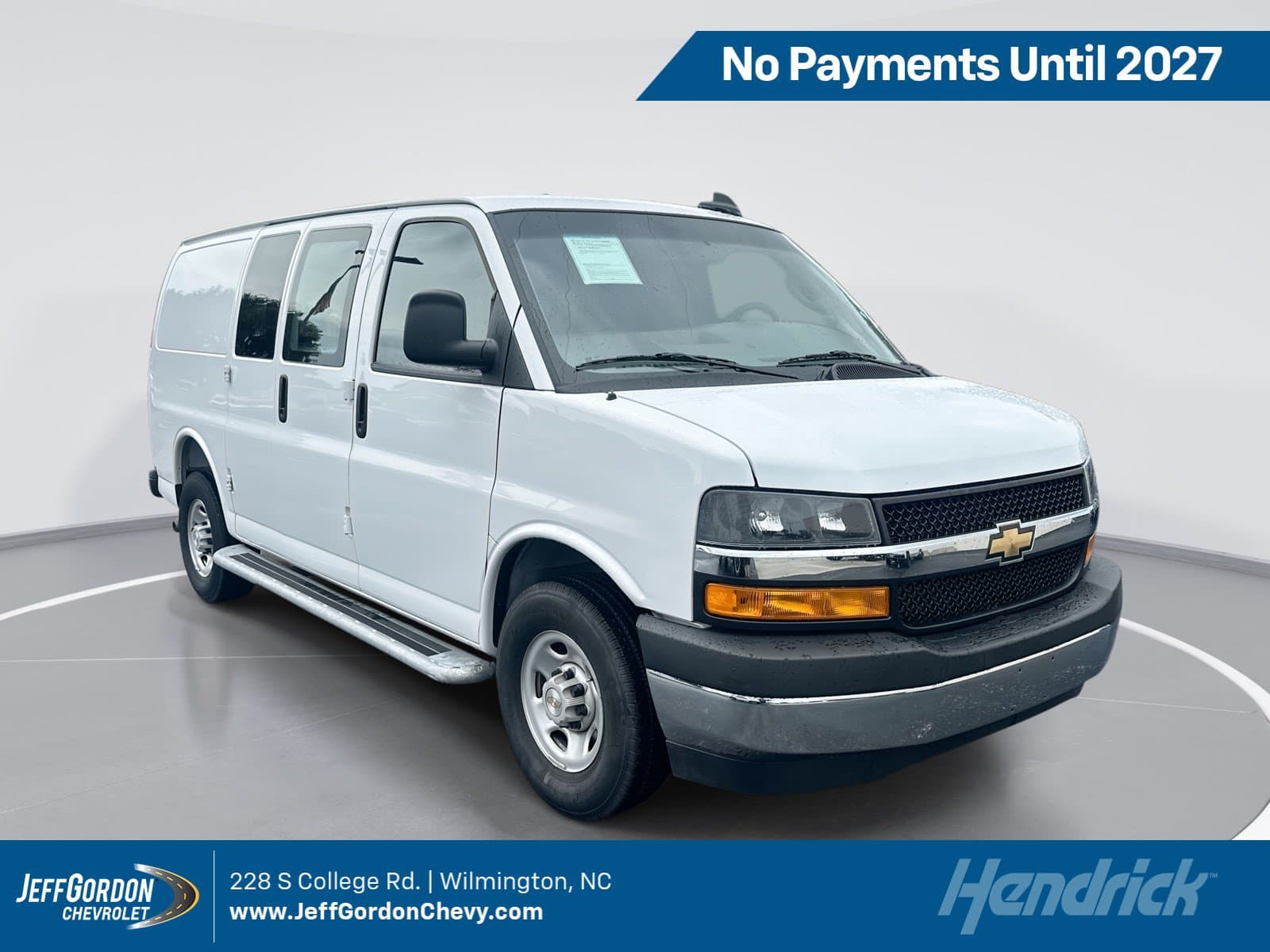 2025 Chevrolet Express Cargo Van Base — photo 1 of 11
