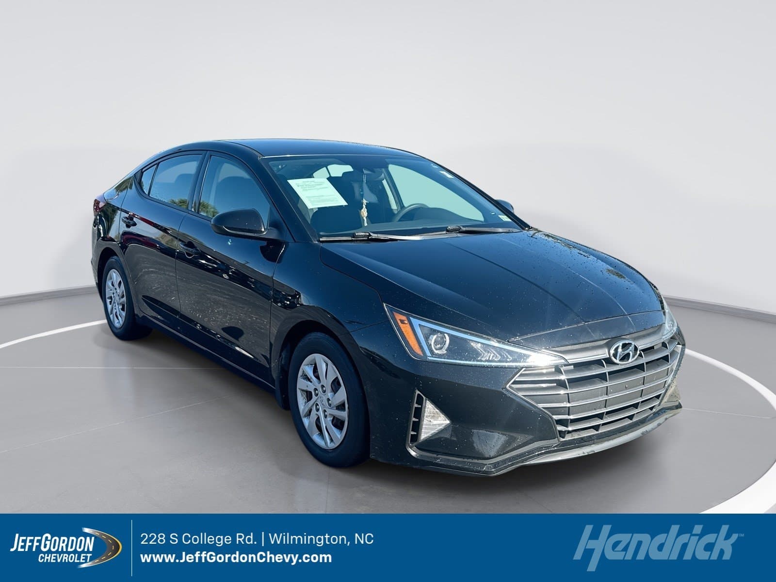 2020 Hyundai Elantra SE — photo 1 of 11