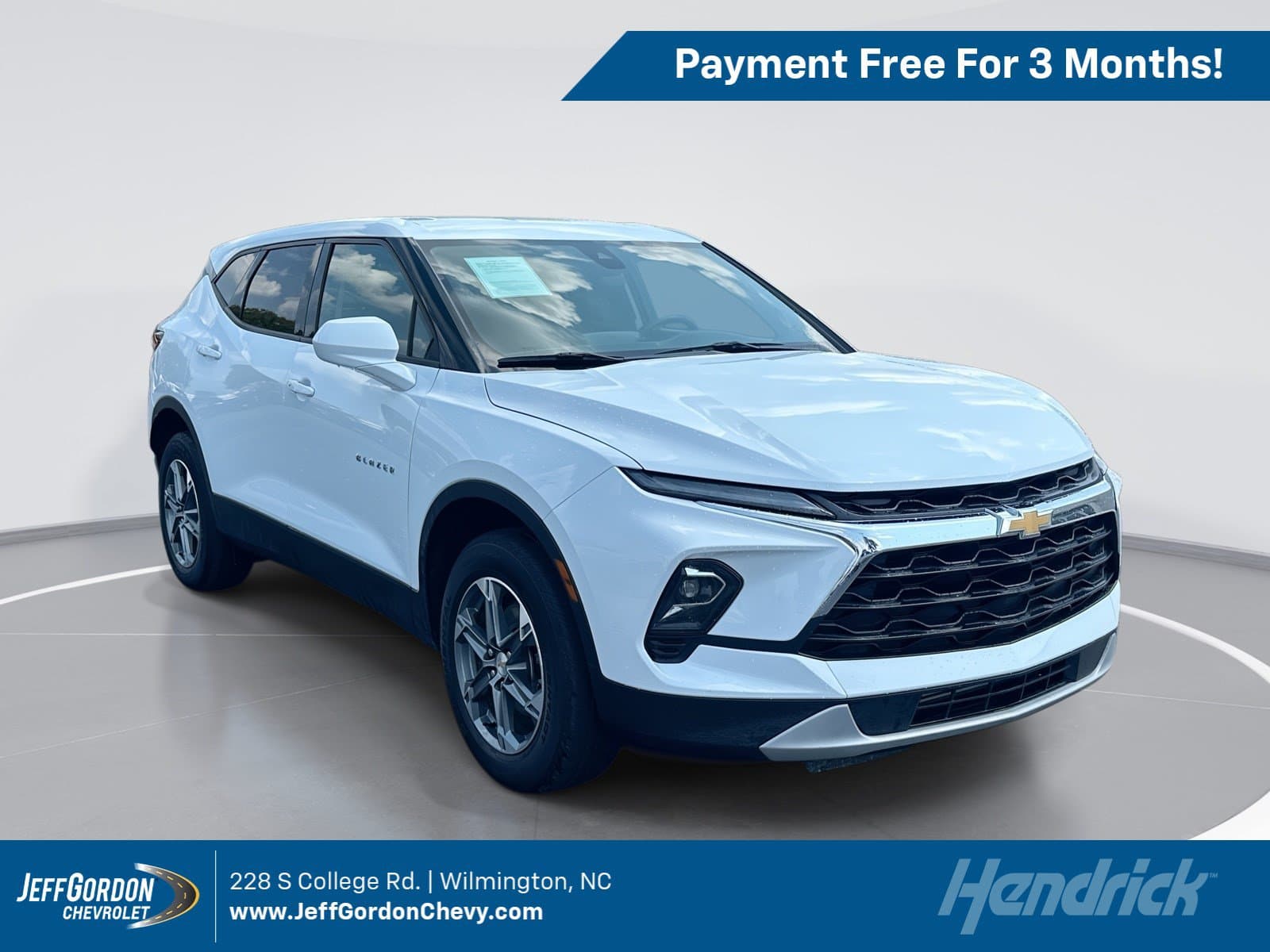 2025 Chevrolet Blazer 2LT — photo 1 of 11