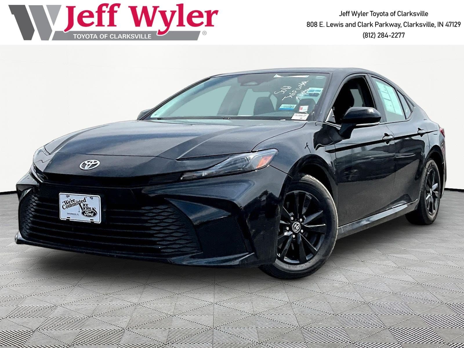 2025 Toyota Camry LE — photo 1 of 24