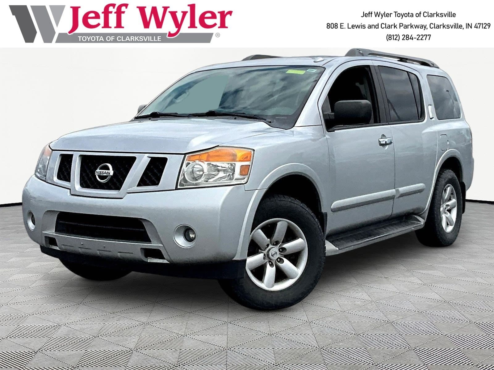 2015 Nissan Armada SV — photo 1 of 24