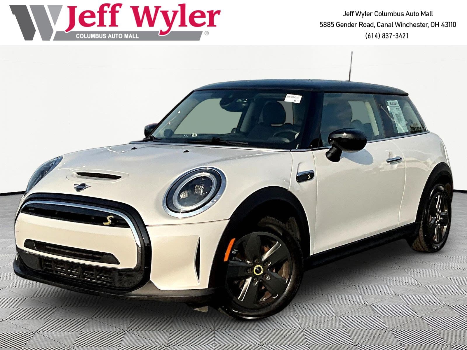 2024 Mini Hardtop 2 Door Cooper SE FWD — photo 1 of 40