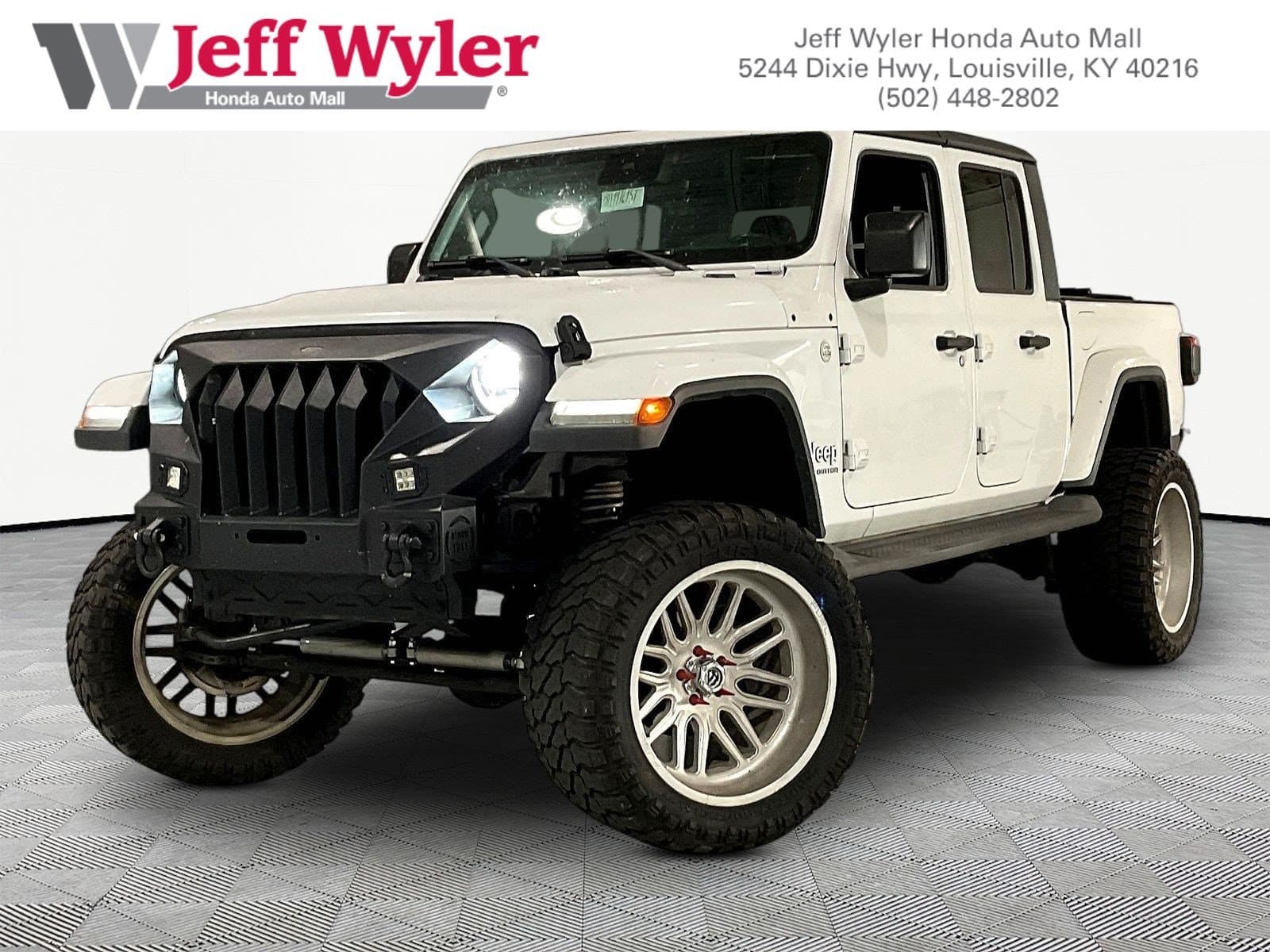 2020 Jeep Gladiator Overland 4x4 — photo 1 of 10