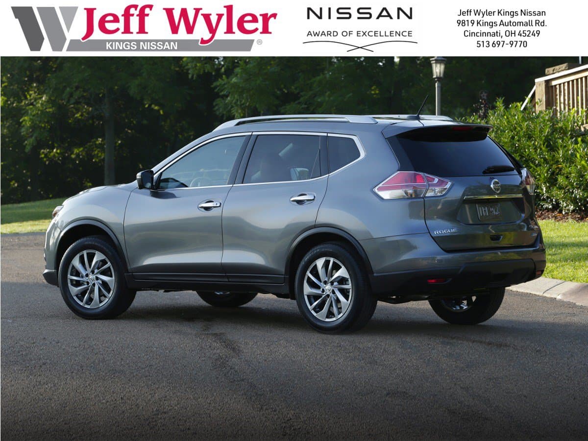 2015 Nissan Rogue AWD 4dr SV — photo 1 of 5