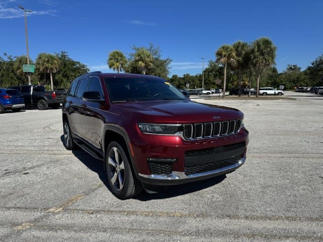 2021 Jeep Grand Cherokee L Limited — photo 1 of 12