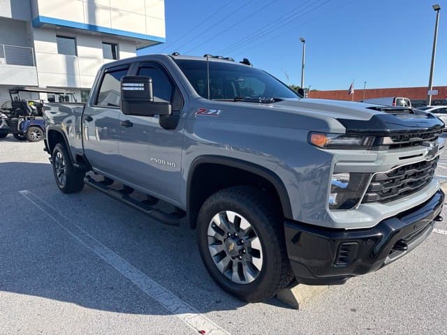 2025 Chevrolet Silverado 2500HD Custom — photo 1 of 6