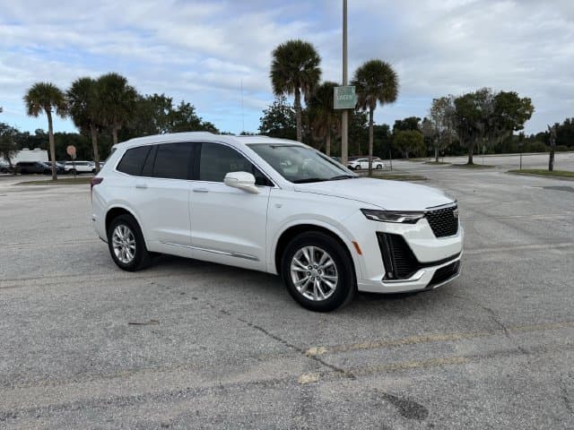 2023 Cadillac XT6 FWD Luxury — photo 1 of 15