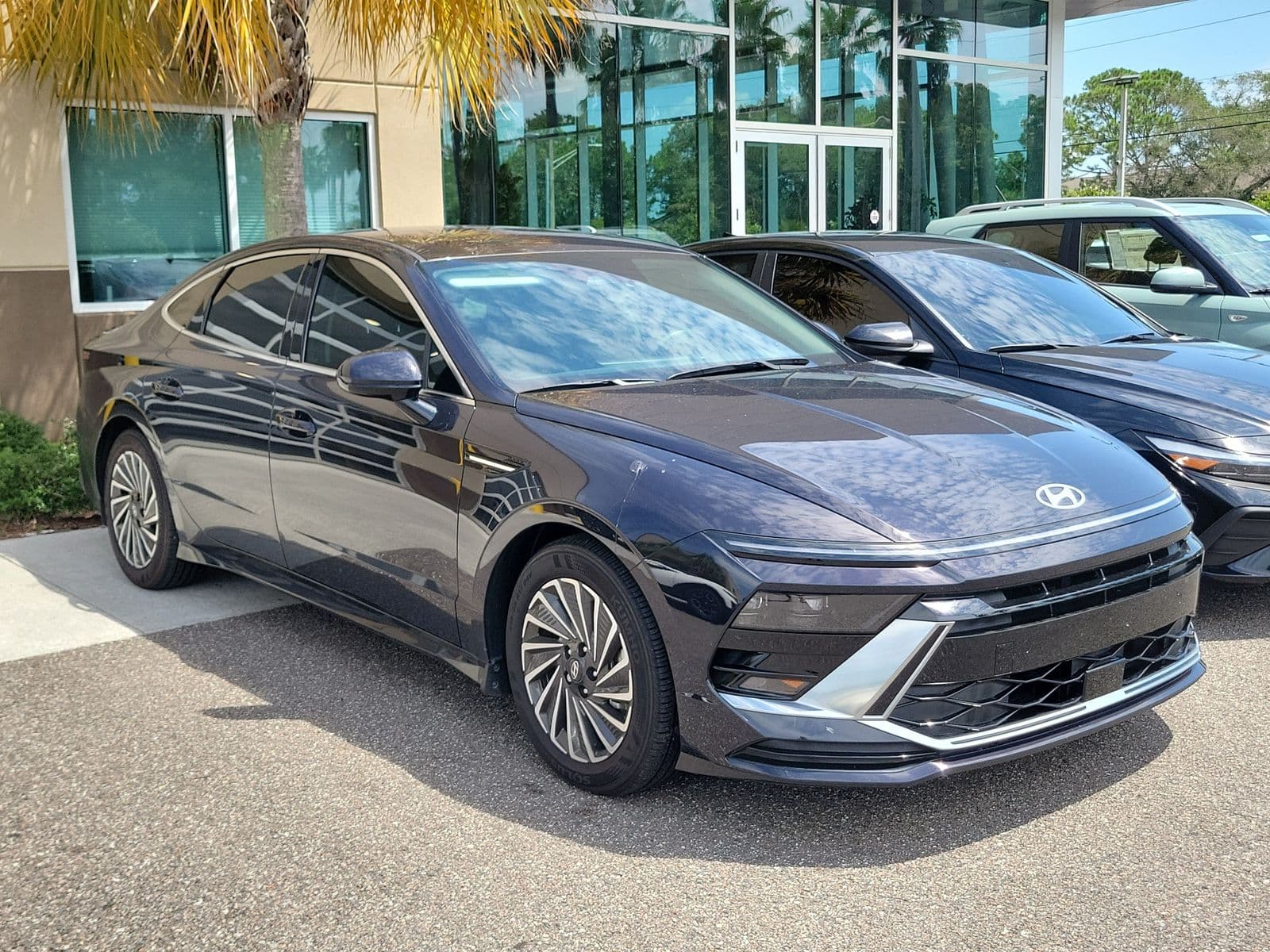 2025 Hyundai Sonata Hybrid SEL — photo 1 of 12