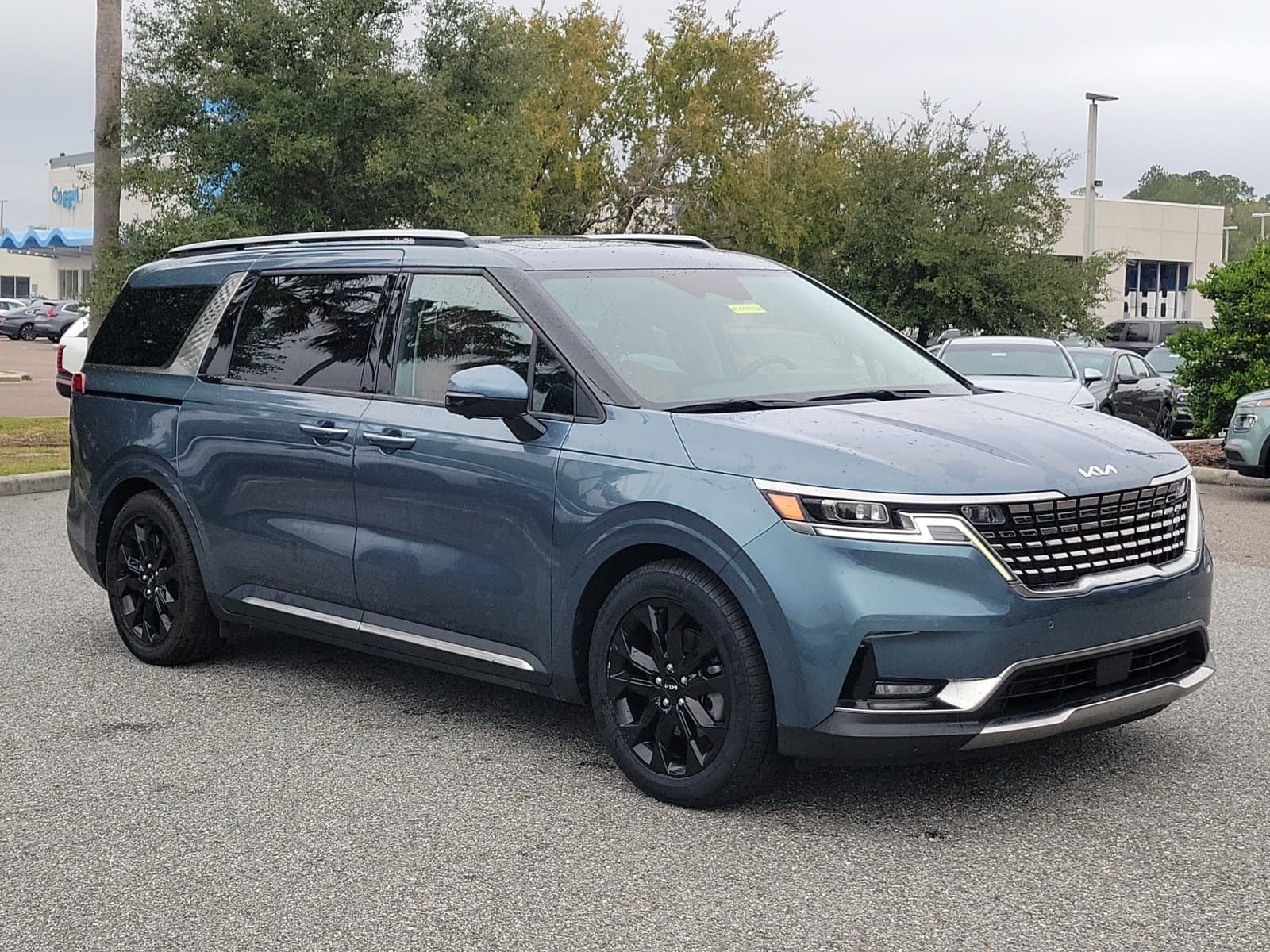 2023 Kia Carnival SX Prestige — photo 1 of 43