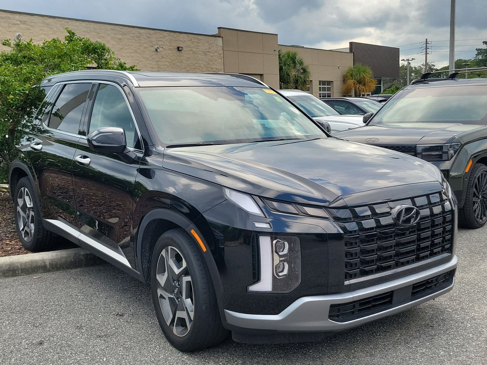 2025 Hyundai Palisade Base — photo 1 of 12