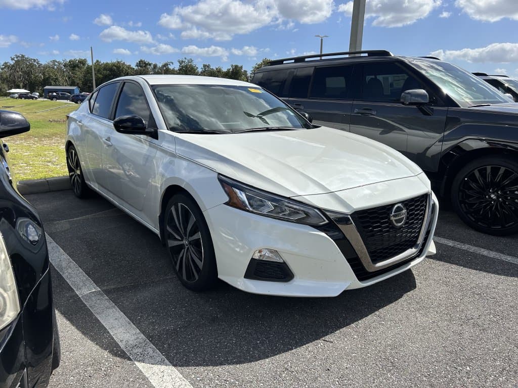 2019 Nissan Altima 2.5 SR — photo 1 of 12