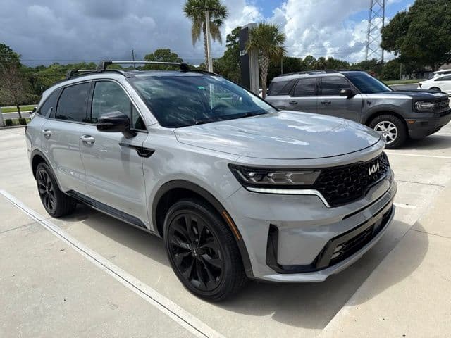 2022 Kia Sorento SX — photo 1 of 20