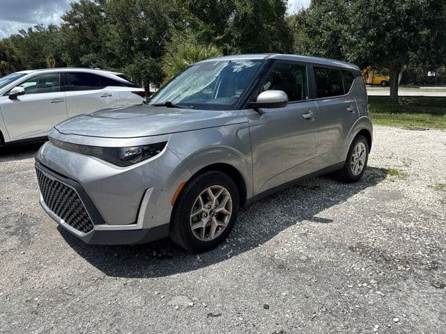 2024 Kia Soul Base — photo 1 of 19