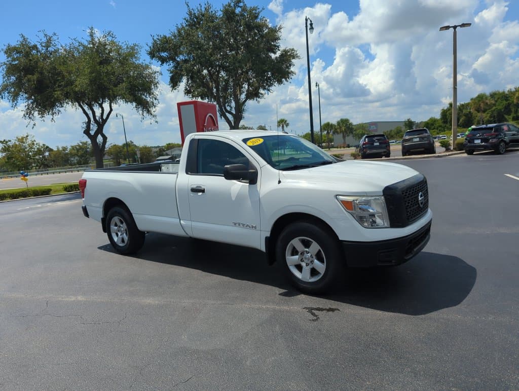 2019 Nissan Titan S — photo 1 of 43