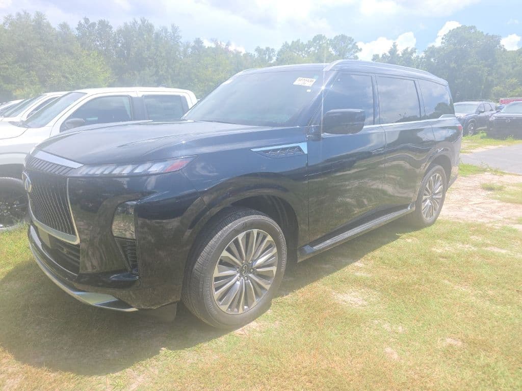 2025 INFINITI QX80 LUXE — photo 1 of 6