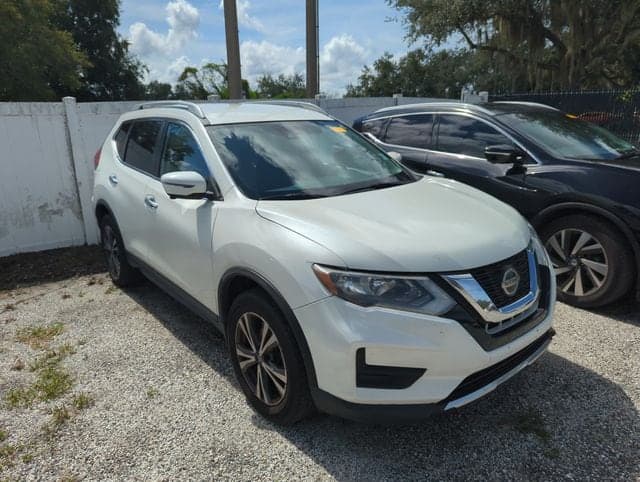 2019 Nissan Rogue SV — photo 1 of 15