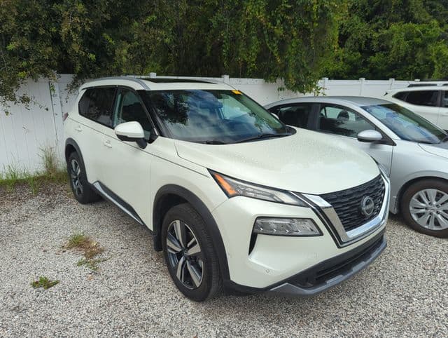 2023 Nissan Rogue SL — photo 1 of 15