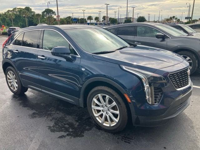 2019 Cadillac XT4 FWD Luxury — photo 1 of 4