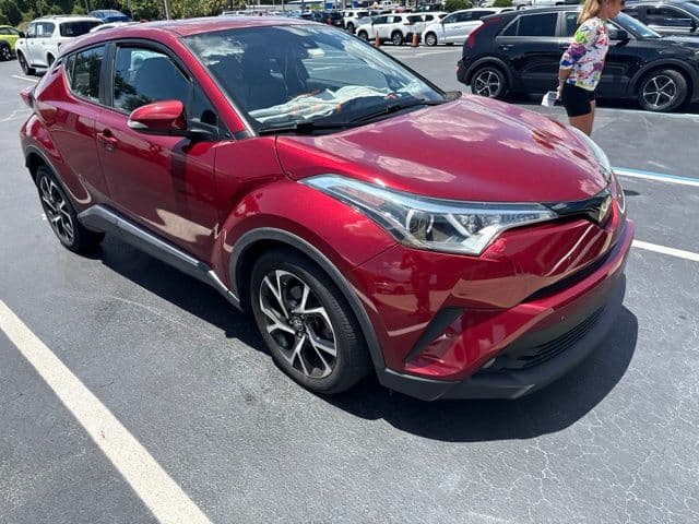 2018 Toyota C-HR XLE — photo 1 of 4