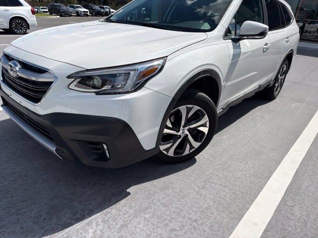 2020 Subaru Outback Limited — photo 1 of 8