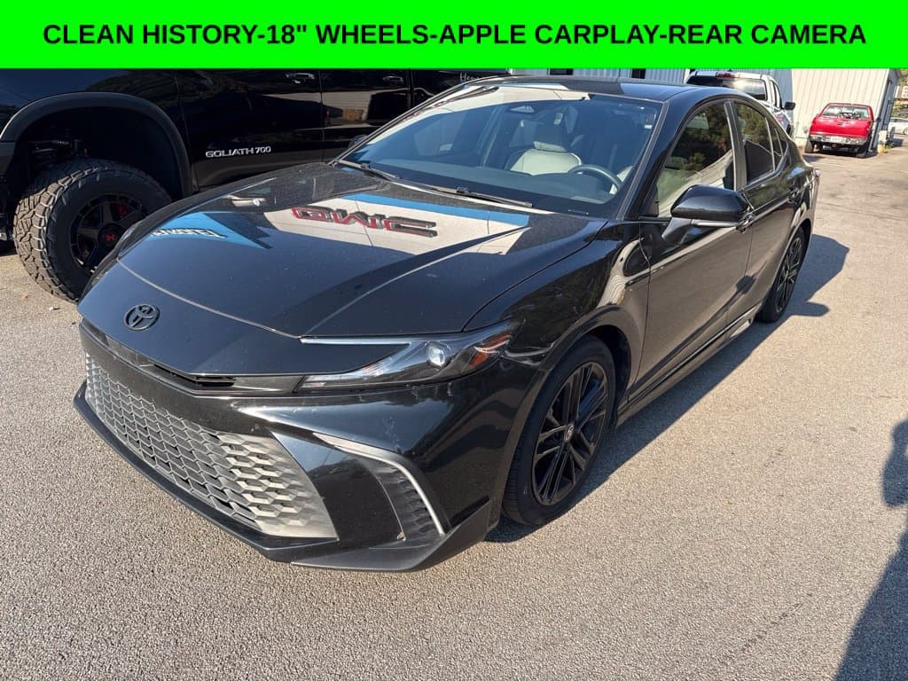 2025 Toyota Camry LE — photo 1 of 13
