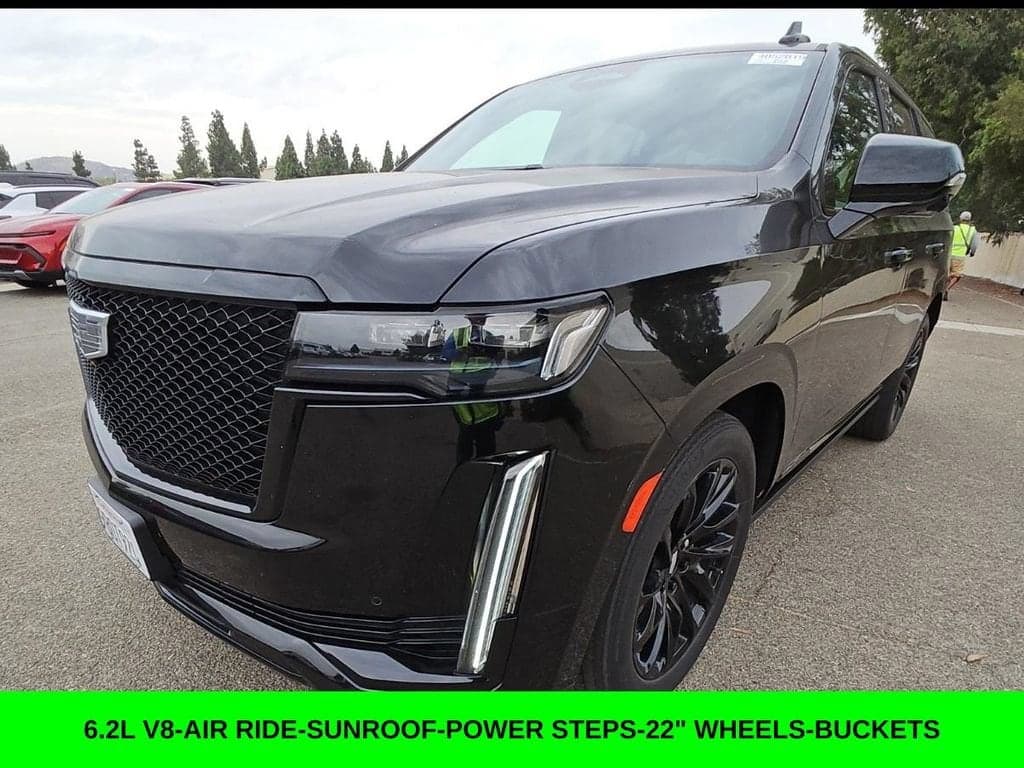 2022 Cadillac Escalade Sport — photo 1 of 10