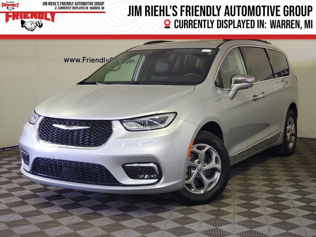 2022 Chrysler Pacifica Limited — photo 1 of 36