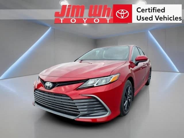 2024 Toyota Camry LE — photo 1 of 32