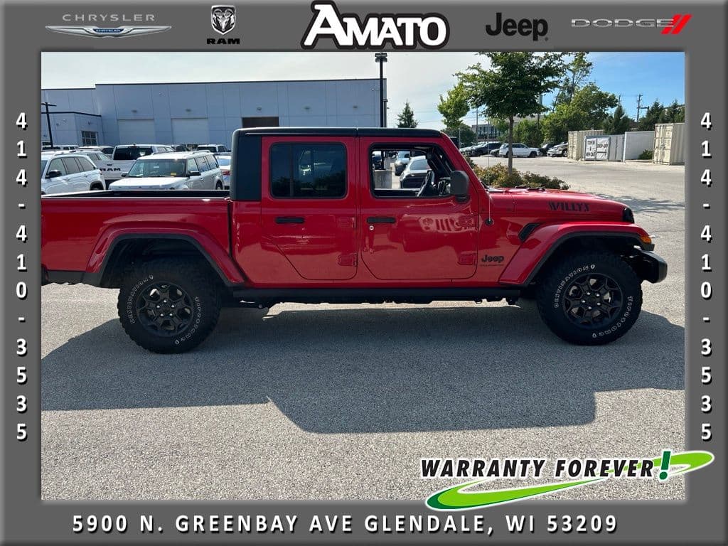 2023 Jeep Gladiator Willys — photo 1 of 37