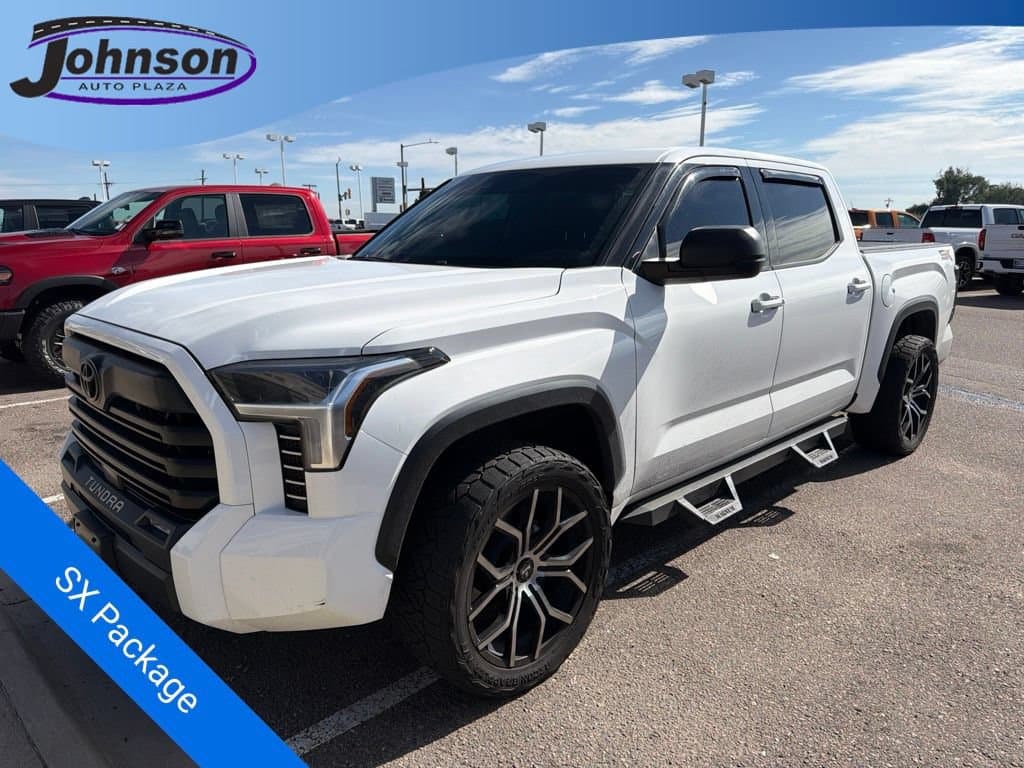 2023 Toyota Tundra SR5 — photo 1 of 4