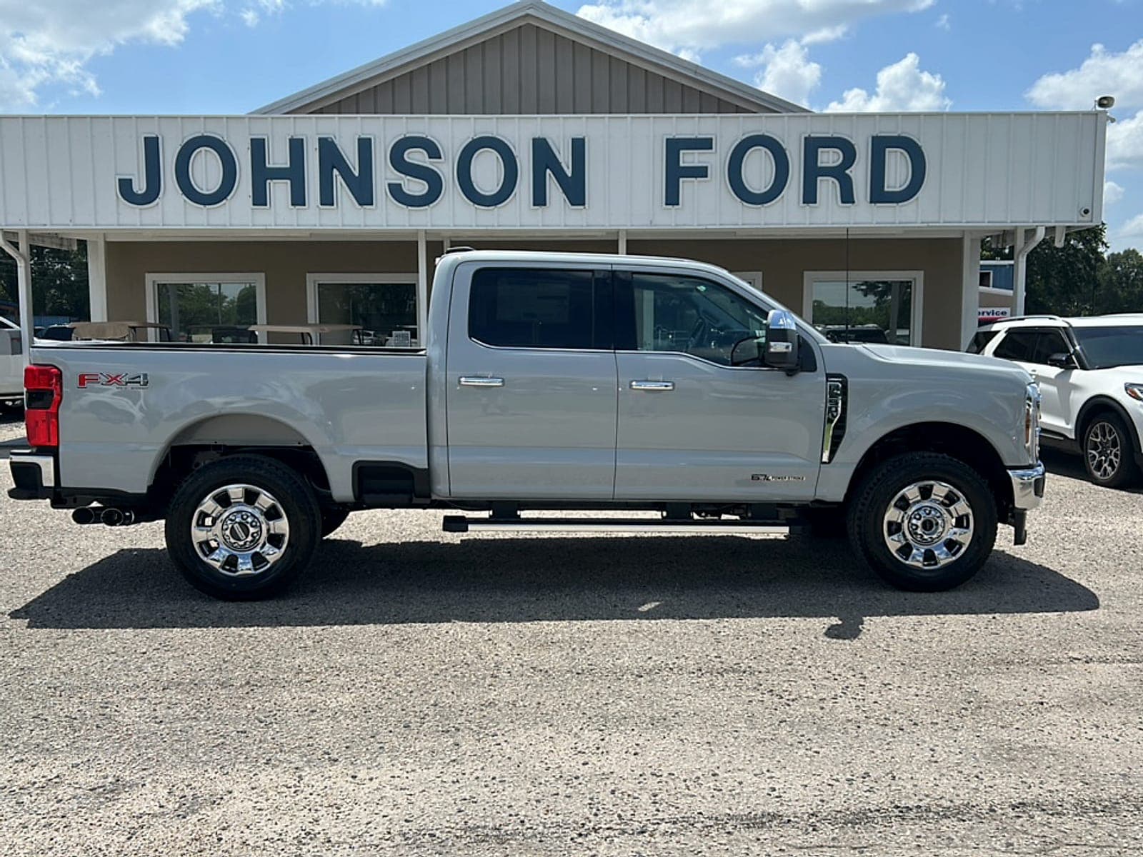 2026 Ford Super Duty F-250 SRW LARIAT — photo 1 of 12
