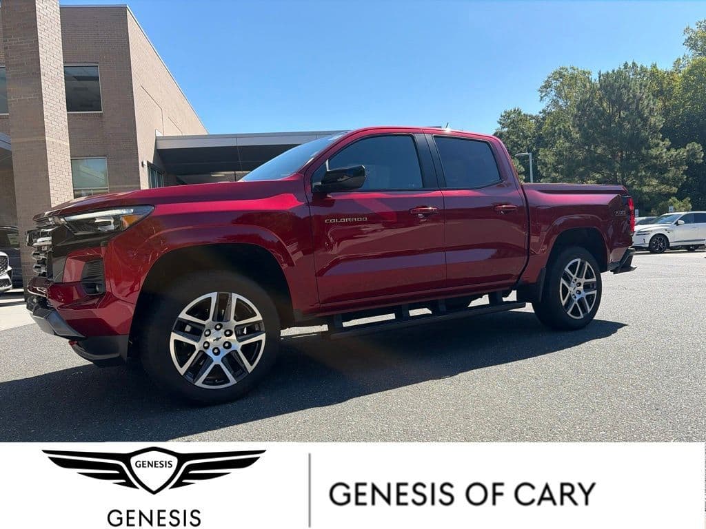 2024 Chevrolet Colorado 4WD Z71 — photo 1 of 12