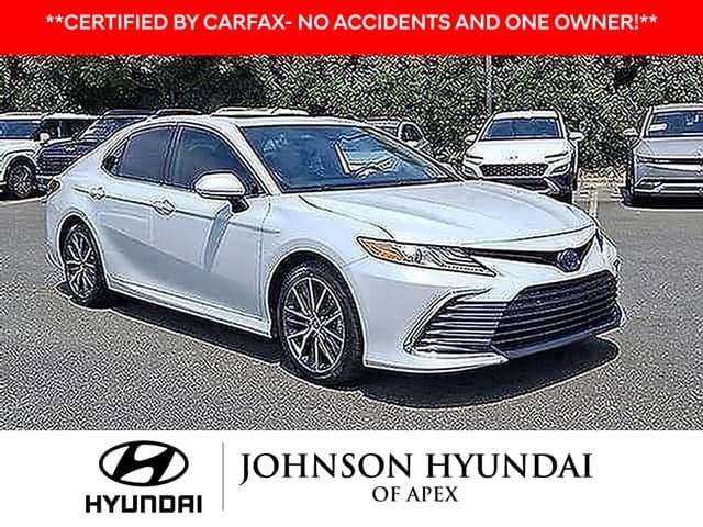 2022 Toyota Camry Hybrid XLE — photo 1 of 55
