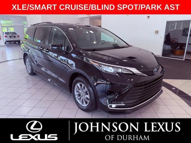 2024 Toyota Sienna XLE 8 Passenger — photo 1 of 26