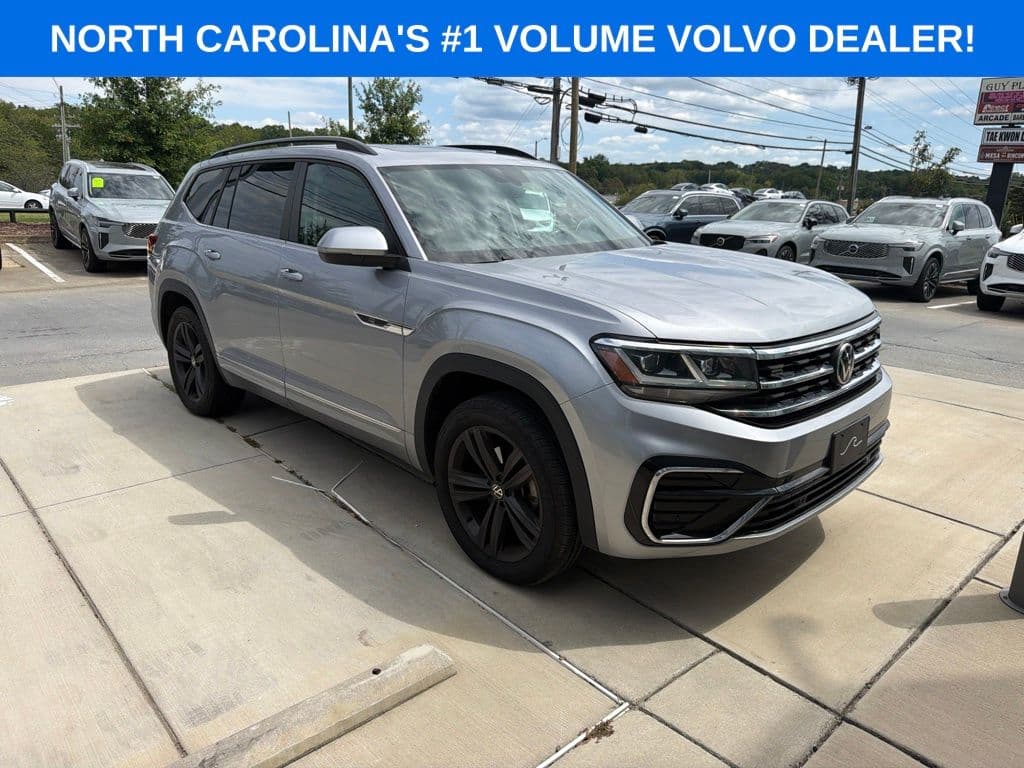 2021 Volkswagen Atlas 3.6L V6 SE w/Technology R-Line — photo 1 of 11