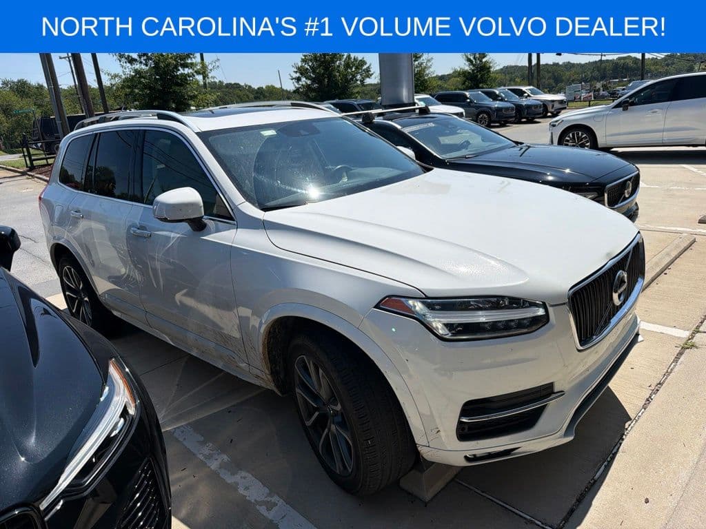 2019 Volvo XC90 T5 Momentum — photo 1 of 11
