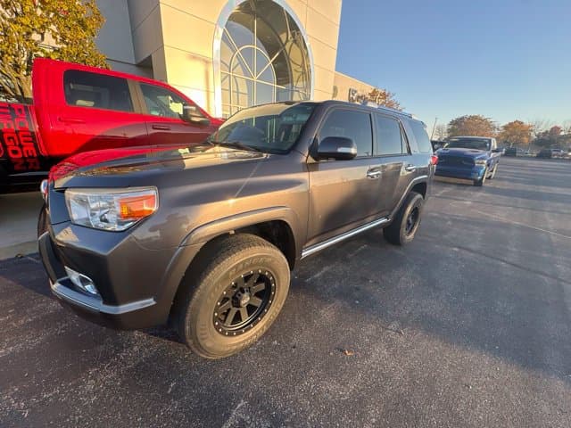 2013 Toyota 4Runner SR5 — photo 1 of 8