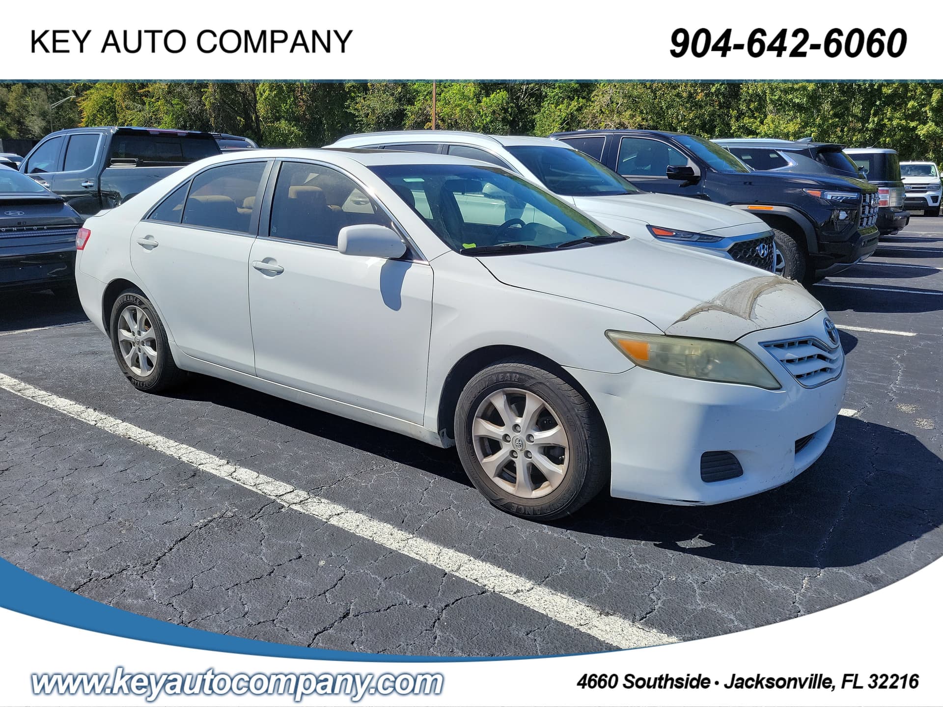 2011 Toyota Camry LE — photo 1 of 4