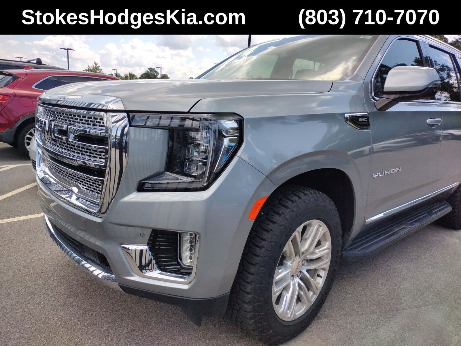 2024 GMC Yukon SLT — photo 1 of 6