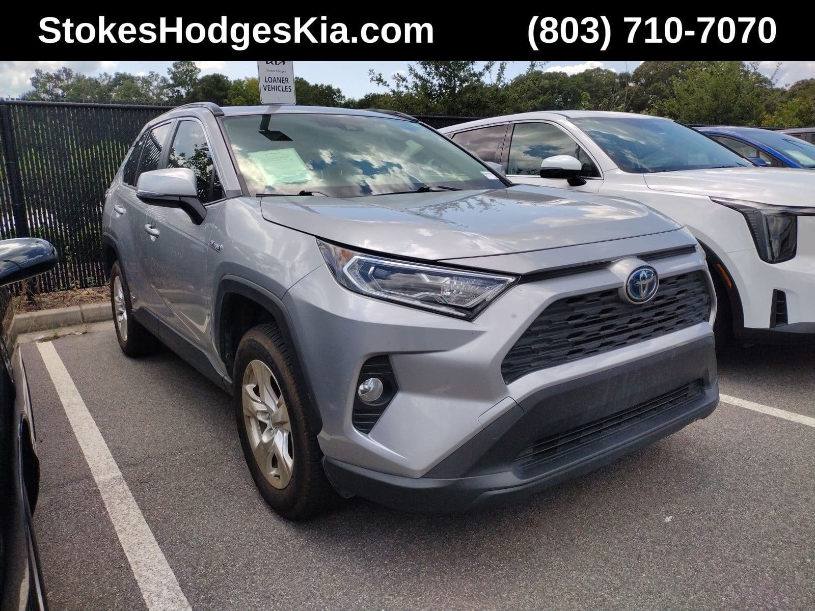 2020 Toyota RAV4 Hybrid XLE — photo 1 of 5