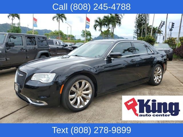 2018 Chrysler 300 Touring — photo 1 of 11
